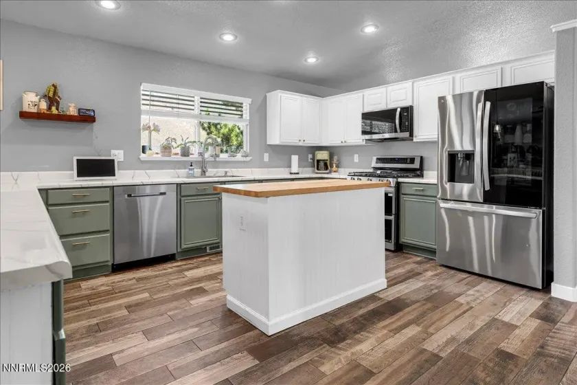 17900 Timber Grove, Reno, Nevada 89508, 3 Bedrooms Bedrooms, ,2 BathroomsBathrooms,Residential,Residential,Timber Grove,260004856