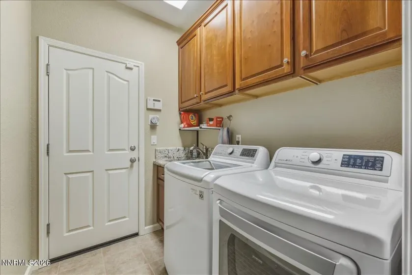 10663 Fort Morgan, Reno, Nevada 89521, 3 Bedrooms Bedrooms, ,2 BathroomsBathrooms,Residential,Residential,Fort Morgan,260000791