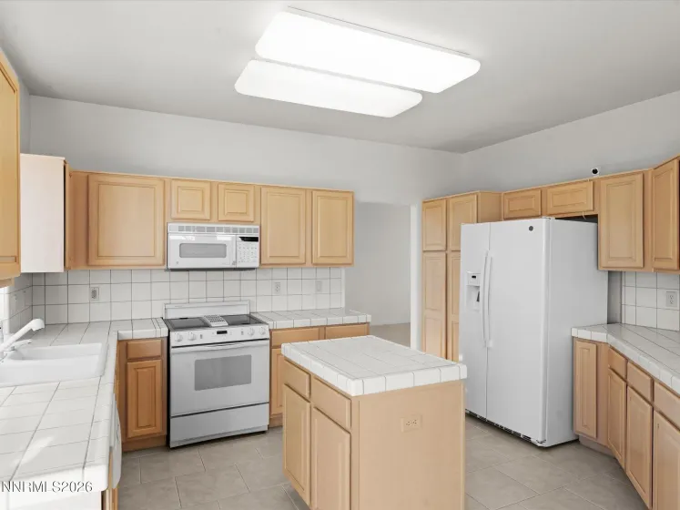 3398 Big Sky, Reno, Nevada 89503, 4 Bedrooms Bedrooms, ,3 BathroomsBathrooms,Residential,Residential,Big Sky,260004862