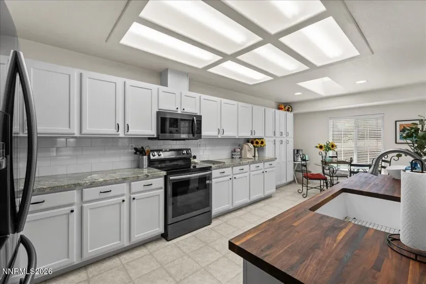 1053 Turtledove, Sparks, Nevada 89441, 4 Bedrooms Bedrooms, ,2 BathroomsBathrooms,Residential,Residential,Turtledove,260004864