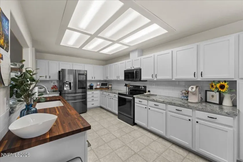 1053 Turtledove, Sparks, Nevada 89441, 4 Bedrooms Bedrooms, ,2 BathroomsBathrooms,Residential,Residential,Turtledove,260004864