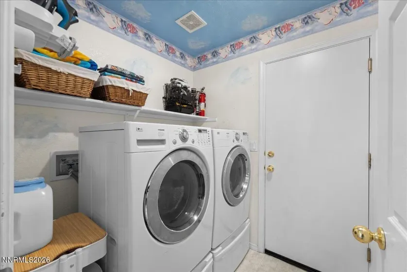 1053 Turtledove, Sparks, Nevada 89441, 4 Bedrooms Bedrooms, ,2 BathroomsBathrooms,Residential,Residential,Turtledove,260004864