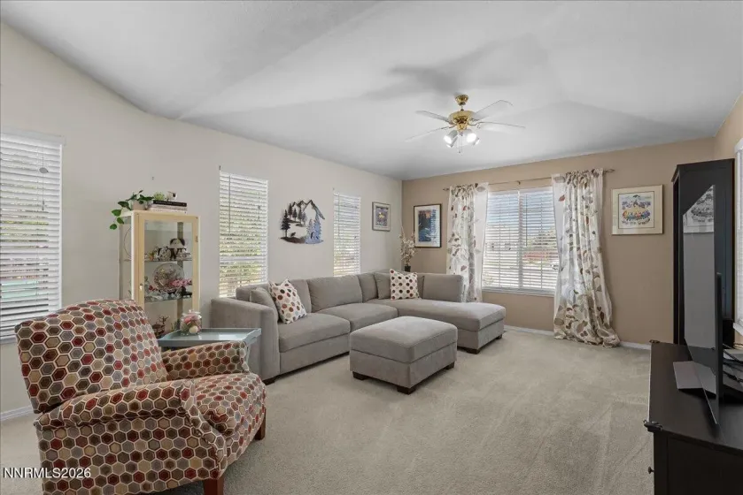 1053 Turtledove, Sparks, Nevada 89441, 4 Bedrooms Bedrooms, ,2 BathroomsBathrooms,Residential,Residential,Turtledove,260004864