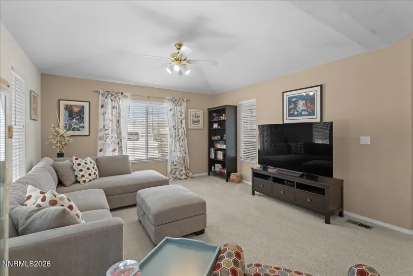 1053 Turtledove, Sparks, Nevada 89441, 4 Bedrooms Bedrooms, ,2 BathroomsBathrooms,Residential,Residential,Turtledove,260004864