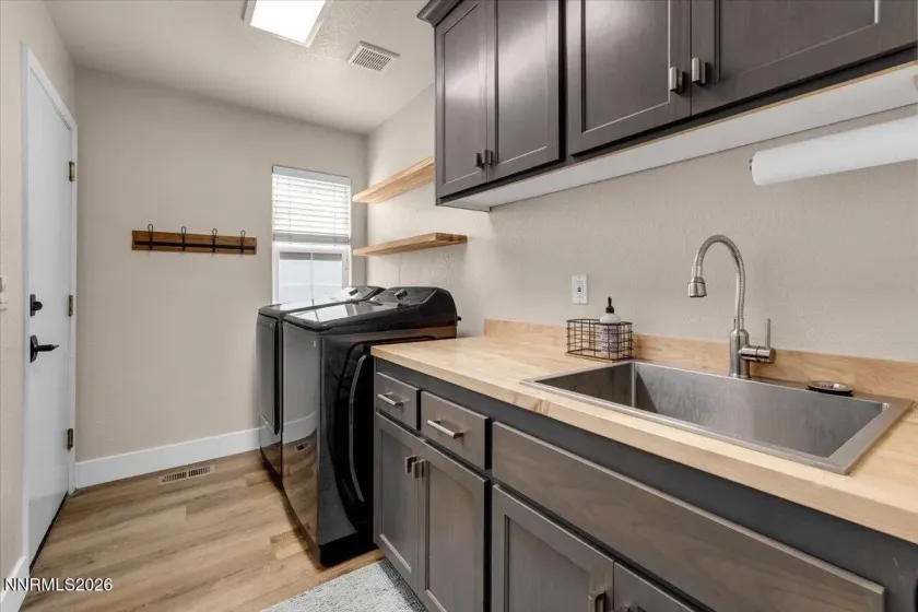 5105 Tucumcari, Reno, Nevada 89511, 4 Bedrooms Bedrooms, ,3 BathroomsBathrooms,Residential,Residential,Tucumcari,260004865