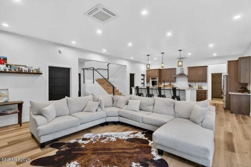 2320 Empire, Reno, Nevada 89521, 5 Bedrooms Bedrooms, ,3 BathroomsBathrooms,Residential,Residential,Empire,260004874