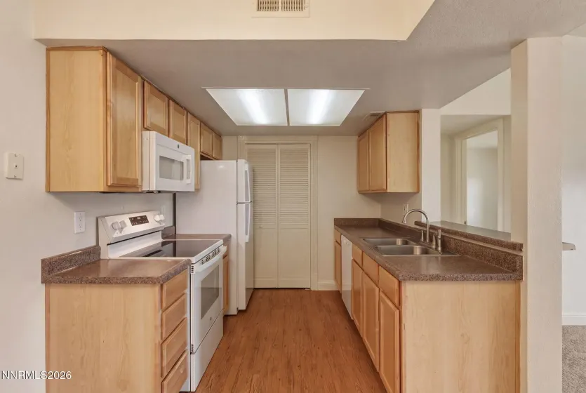 530 Patriot, Reno, Nevada 89511, 2 Bedrooms Bedrooms, ,2 BathroomsBathrooms,Residential,Residential,Patriot,260004879