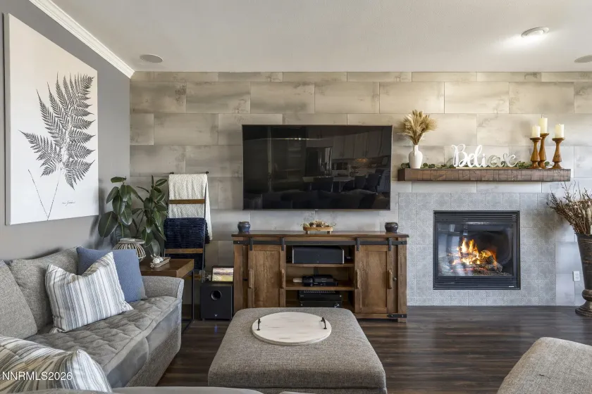 2808 Grosmont, Sparks, Nevada 89436, 4 Bedrooms Bedrooms, ,3 BathroomsBathrooms,Residential,Residential,Grosmont,260004881