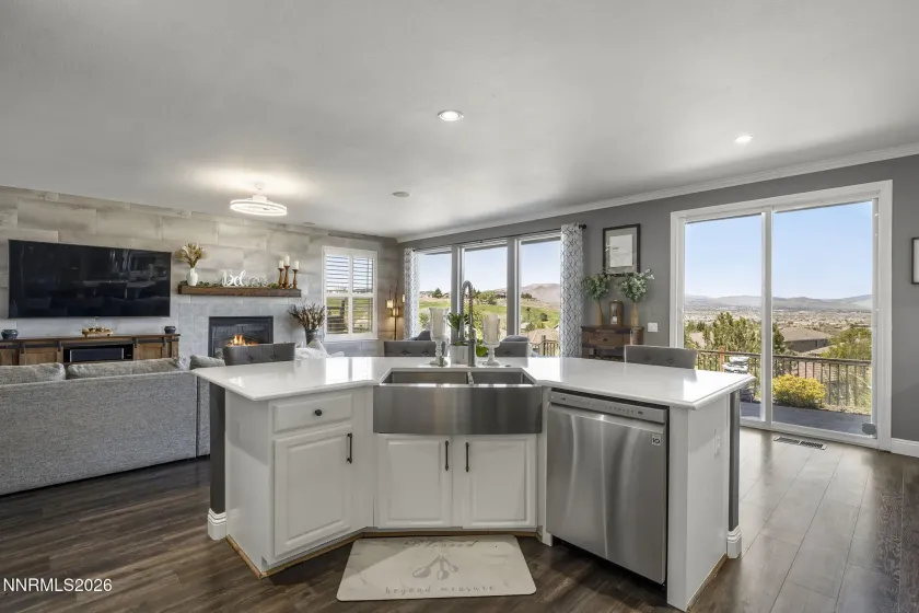 2808 Grosmont, Sparks, Nevada 89436, 4 Bedrooms Bedrooms, ,3 BathroomsBathrooms,Residential,Residential,Grosmont,260004881