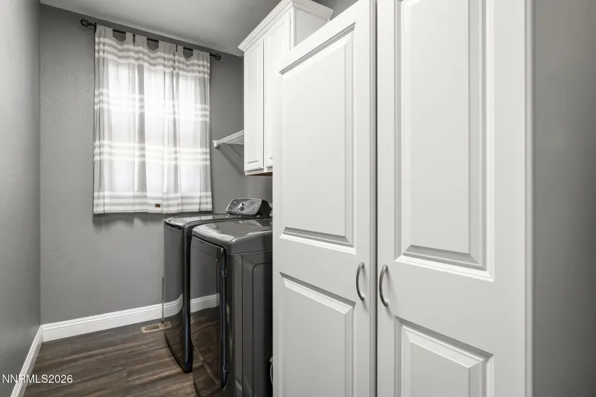 2808 Grosmont, Sparks, Nevada 89436, 4 Bedrooms Bedrooms, ,3 BathroomsBathrooms,Residential,Residential,Grosmont,260004881