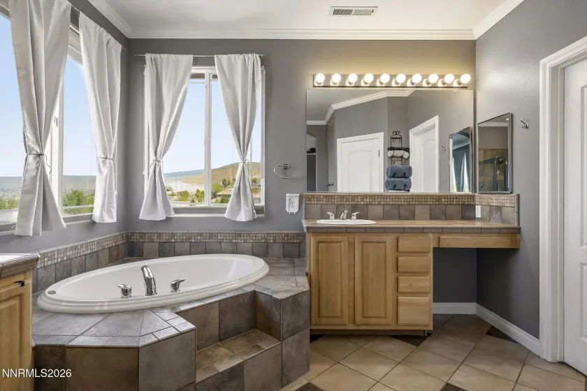 2808 Grosmont, Sparks, Nevada 89436, 4 Bedrooms Bedrooms, ,3 BathroomsBathrooms,Residential,Residential,Grosmont,260004881