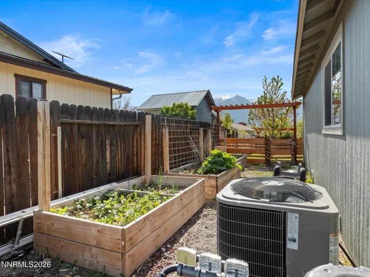 1317 Mary Jo, Gardnerville, Nevada 89460, 4 Bedrooms Bedrooms, ,2 BathroomsBathrooms,Residential,Residential,Mary Jo,260004882