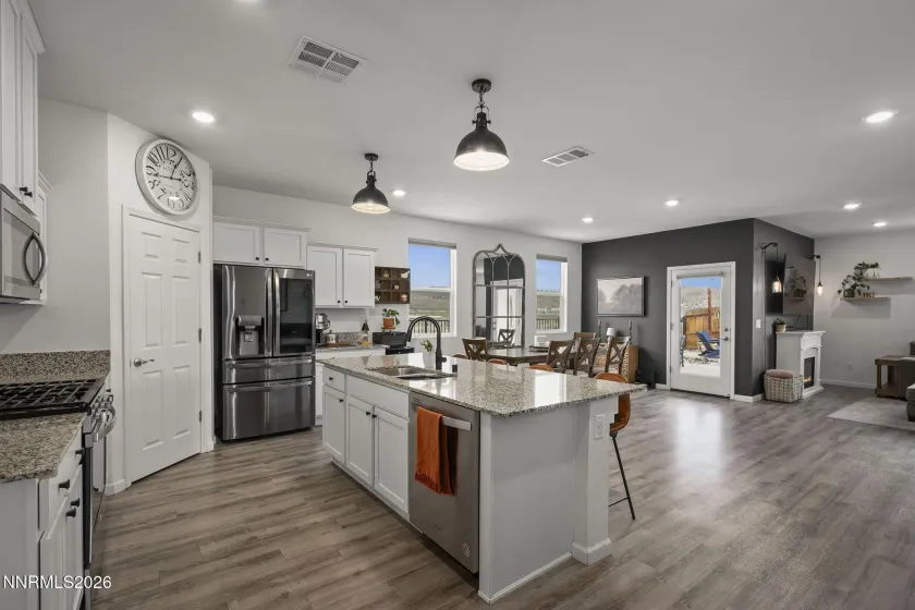 6448 Field Eagle, Sparks, Nevada 89436, 4 Bedrooms Bedrooms, ,2 BathroomsBathrooms,Residential,Residential,Field Eagle,260004883