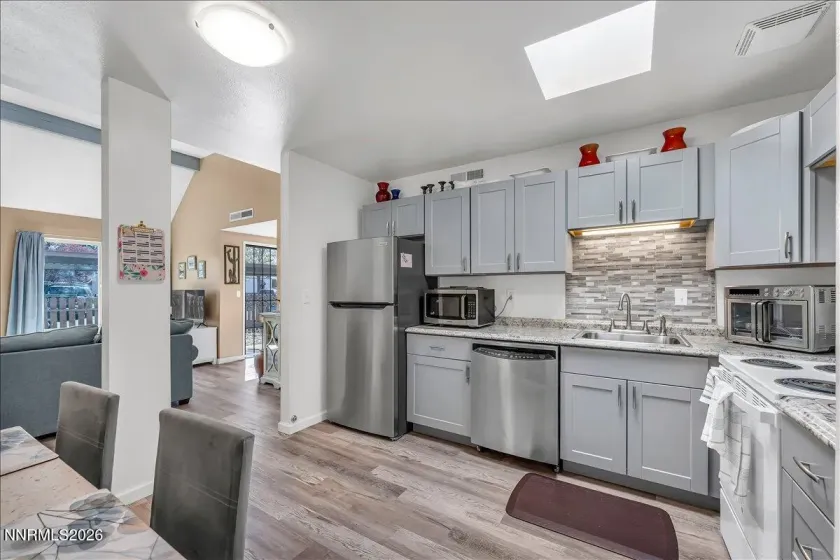 1052 Baywood, Sparks, Nevada 89434, 2 Bedrooms Bedrooms, ,1 BathroomBathrooms,Residential,Residential,Baywood,260004889