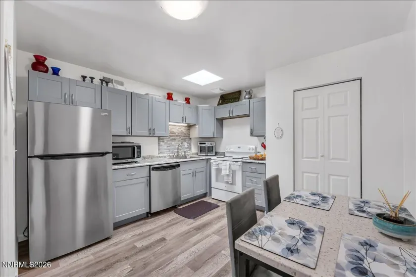 1052 Baywood, Sparks, Nevada 89434, 2 Bedrooms Bedrooms, ,1 BathroomBathrooms,Residential,Residential,Baywood,260004889