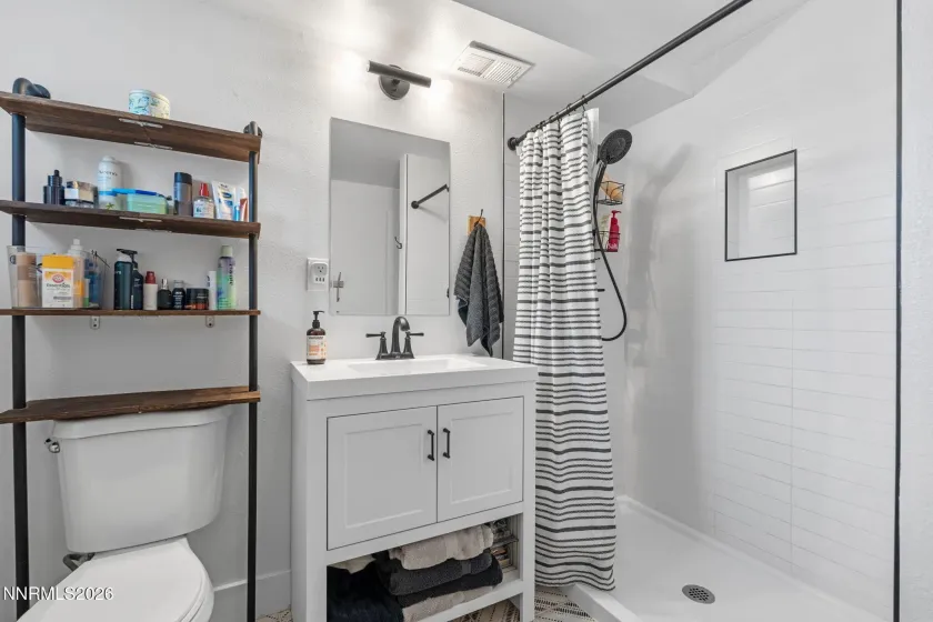 1530 Elmcrest, Reno, Nevada 89503, 5 Bedrooms Bedrooms, ,3 BathroomsBathrooms,Residential,Residential,Elmcrest,260004891