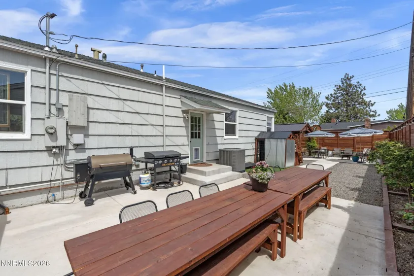 1530 Elmcrest, Reno, Nevada 89503, 5 Bedrooms Bedrooms, ,3 BathroomsBathrooms,Residential,Residential,Elmcrest,260004891