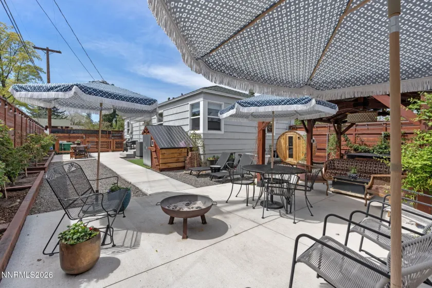 1530 Elmcrest, Reno, Nevada 89503, 5 Bedrooms Bedrooms, ,3 BathroomsBathrooms,Residential,Residential,Elmcrest,260004891