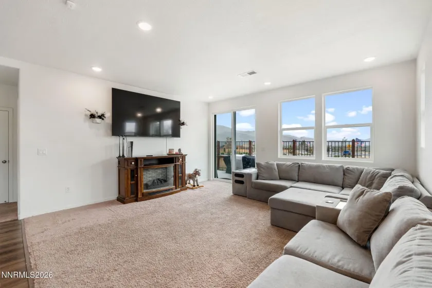 1489 Jett, Carson City, Nevada 89705, 4 Bedrooms Bedrooms, ,2 BathroomsBathrooms,Residential,Residential,Jett,260004893