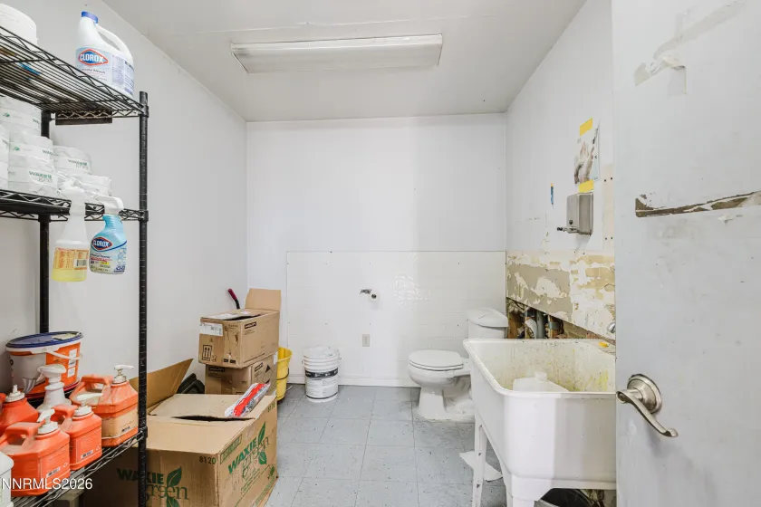 824 Poplar, Carlin, Nevada 89822, ,Commercial Sale,Residential,Poplar,260004895