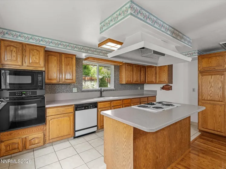 3370 Shawnee, Reno, Nevada 89502, 4 Bedrooms Bedrooms, ,4 BathroomsBathrooms,Residential,Residential,Shawnee,260004896