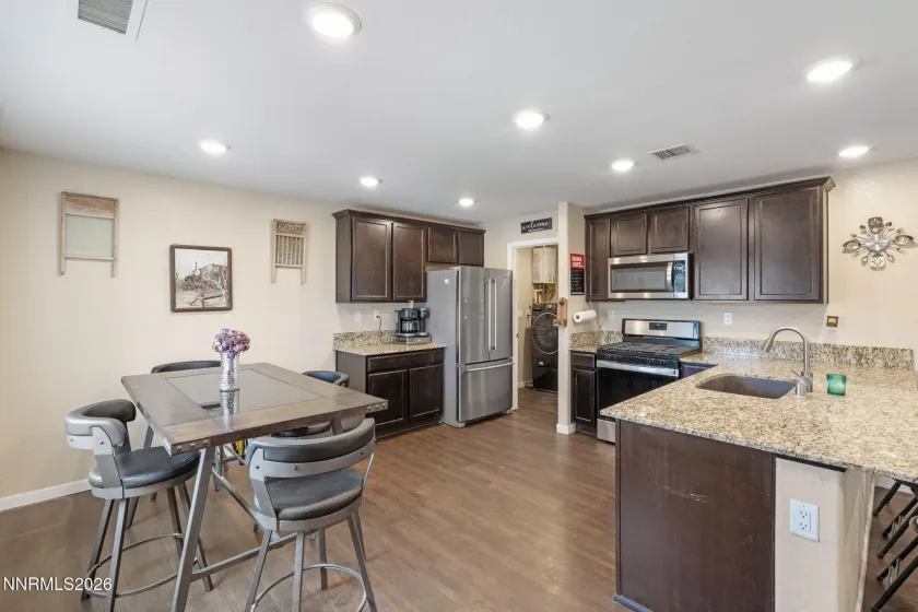 646 Osino, Reno, Nevada 89506, 2 Bedrooms Bedrooms, ,2 BathroomsBathrooms,Residential,Residential,Osino,260004899