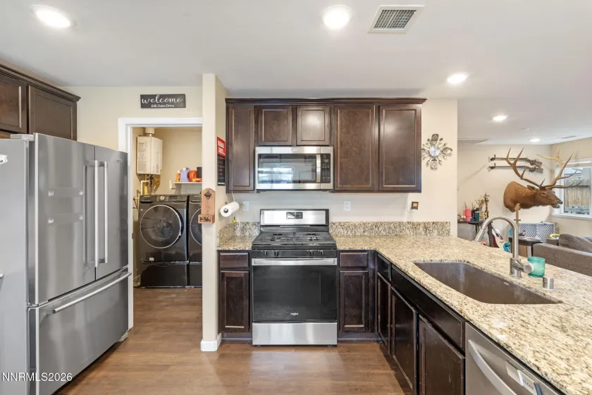 646 Osino, Reno, Nevada 89506, 2 Bedrooms Bedrooms, ,2 BathroomsBathrooms,Residential,Residential,Osino,260004899