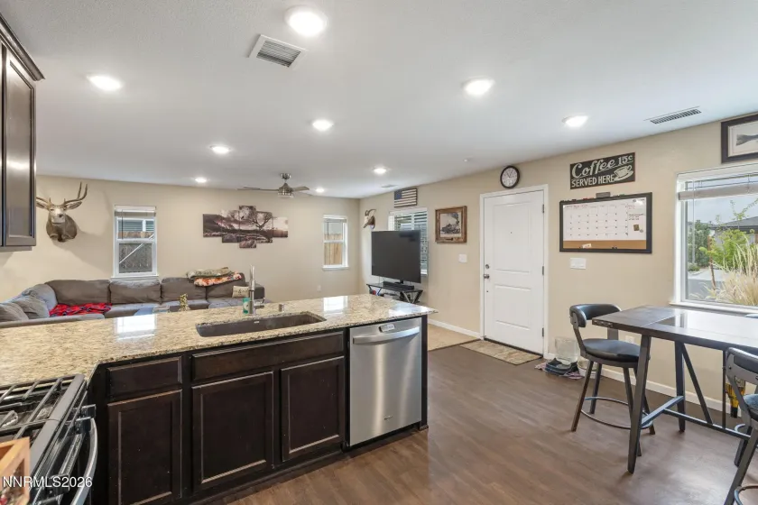 646 Osino, Reno, Nevada 89506, 2 Bedrooms Bedrooms, ,2 BathroomsBathrooms,Residential,Residential,Osino,260004899