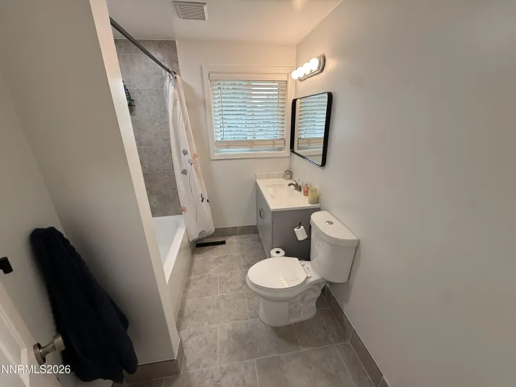 210 Applegate, Carson City, Nevada 89706, 3 Bedrooms Bedrooms, ,2 BathroomsBathrooms,Residential,Residential,Applegate,260004903