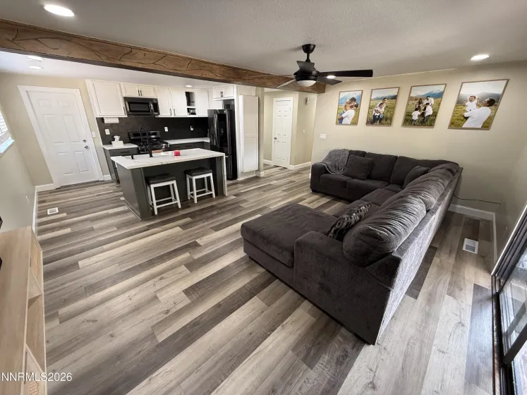 210 Applegate, Carson City, Nevada 89706, 3 Bedrooms Bedrooms, ,2 BathroomsBathrooms,Residential,Residential,Applegate,260004903