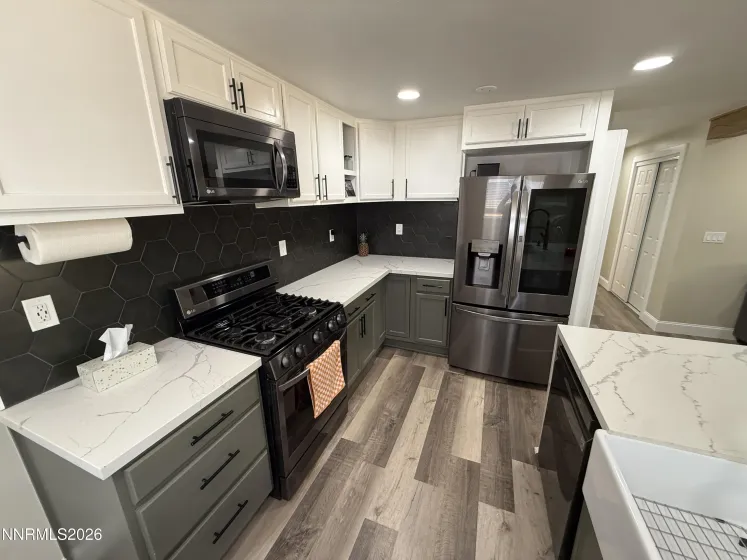 210 Applegate, Carson City, Nevada 89706, 3 Bedrooms Bedrooms, ,2 BathroomsBathrooms,Residential,Residential,Applegate,260004903