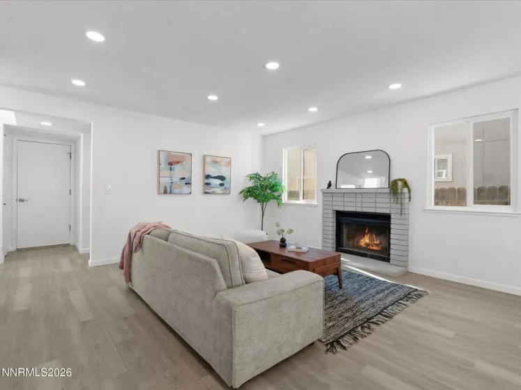 2719 Chavez, Reno, Nevada 89502, 3 Bedrooms Bedrooms, ,3 BathroomsBathrooms,Residential,Residential,Chavez,260004904