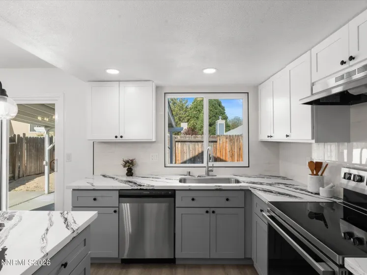 2719 Chavez, Reno, Nevada 89502, 3 Bedrooms Bedrooms, ,3 BathroomsBathrooms,Residential,Residential,Chavez,260004904