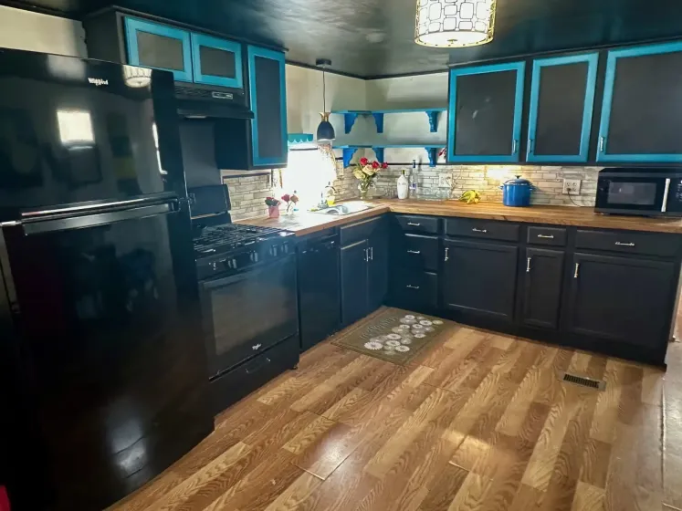 17 Frederick Dr, Reno, Nevada 89506, 2 Bedrooms Bedrooms, 11 Rooms Rooms,1 BathroomBathrooms,Manufactured,Residential,Frederick,260004907