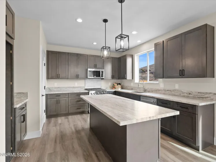 3592 Oakridge, Sparks, Nevada 89436, 4 Bedrooms Bedrooms, ,3 BathroomsBathrooms,Residential,Residential,Oakridge,260001088