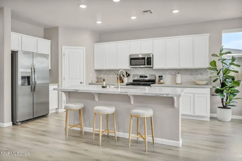 1381 Jett, Carson City, Nevada 89705, 4 Bedrooms Bedrooms, ,3 BathroomsBathrooms,Residential,Residential,Jett,260004907