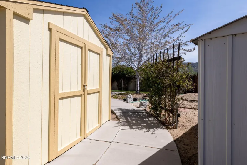 968 Kerinne, Carson City, Nevada 89701, 3 Bedrooms Bedrooms, ,2 BathroomsBathrooms,Residential,Residential,Kerinne,260004911