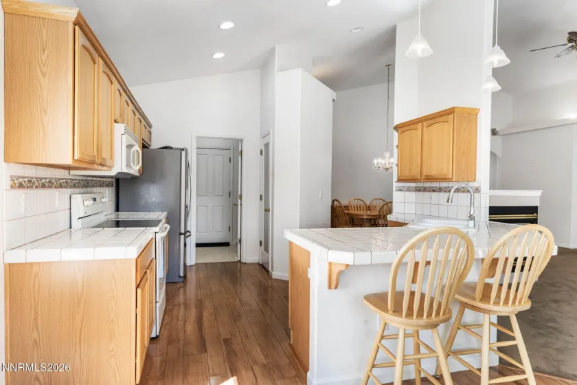 968 Kerinne, Carson City, Nevada 89701, 3 Bedrooms Bedrooms, ,2 BathroomsBathrooms,Residential,Residential,Kerinne,260004911