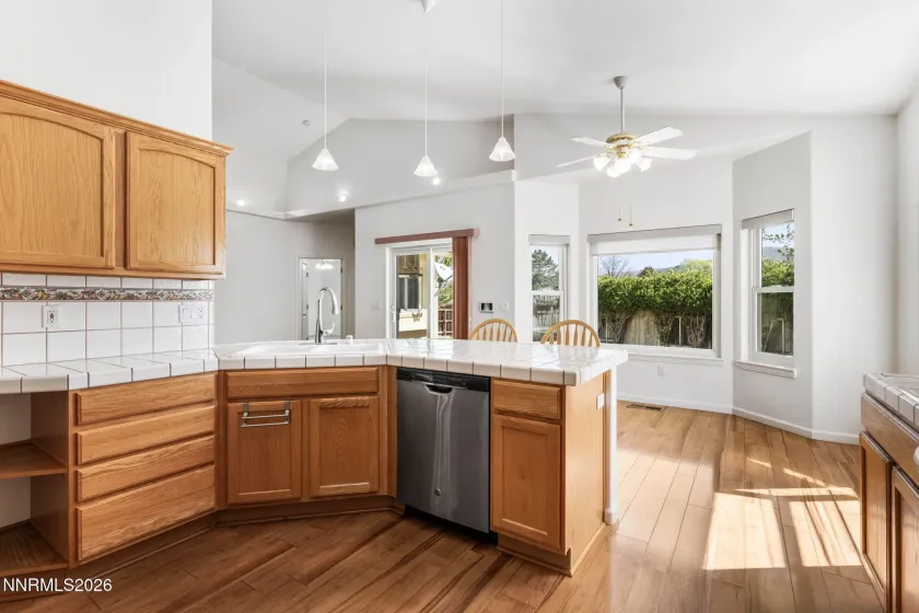 968 Kerinne, Carson City, Nevada 89701, 3 Bedrooms Bedrooms, ,2 BathroomsBathrooms,Residential,Residential,Kerinne,260004911