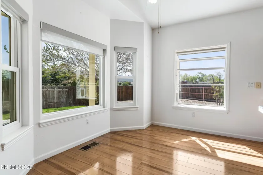 968 Kerinne, Carson City, Nevada 89701, 3 Bedrooms Bedrooms, ,2 BathroomsBathrooms,Residential,Residential,Kerinne,260004911