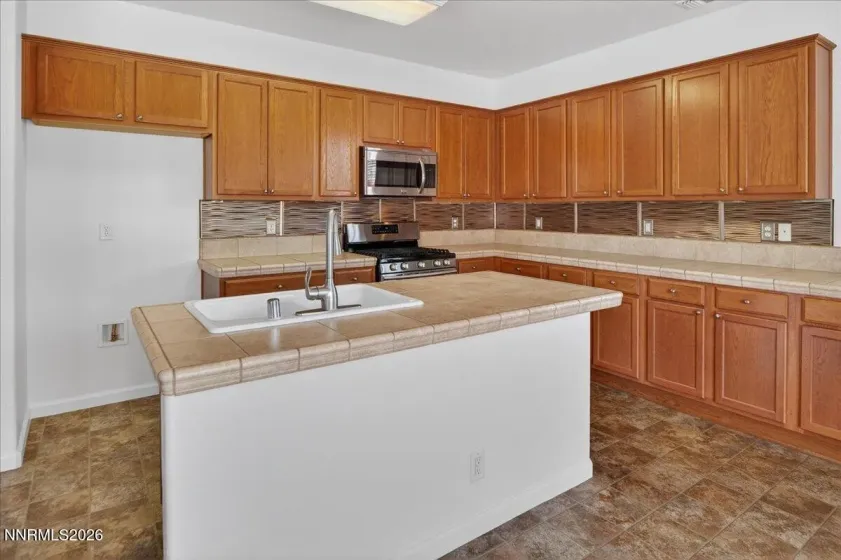 1096 Crown View, Reno, Nevada 89523, 3 Bedrooms Bedrooms, ,2 BathroomsBathrooms,Residential,Residential,Crown View,260004919