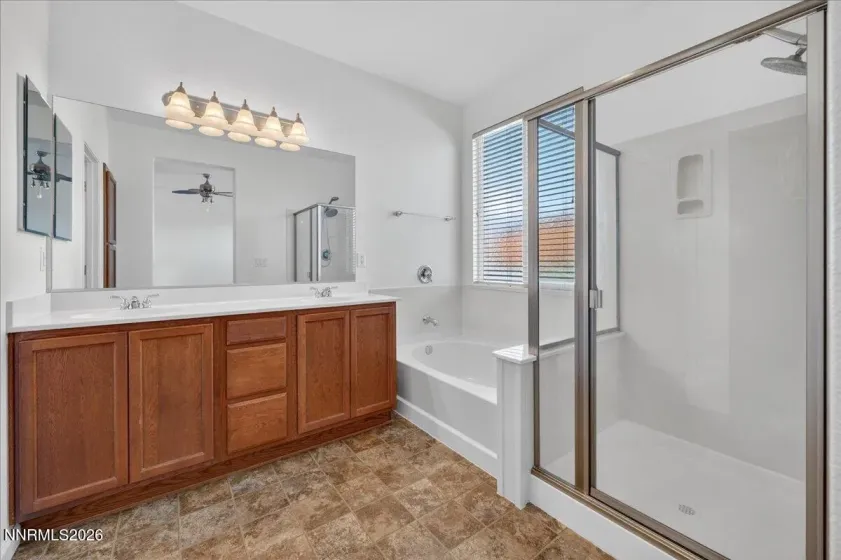 1096 Crown View, Reno, Nevada 89523, 3 Bedrooms Bedrooms, ,2 BathroomsBathrooms,Residential,Residential,Crown View,260004919