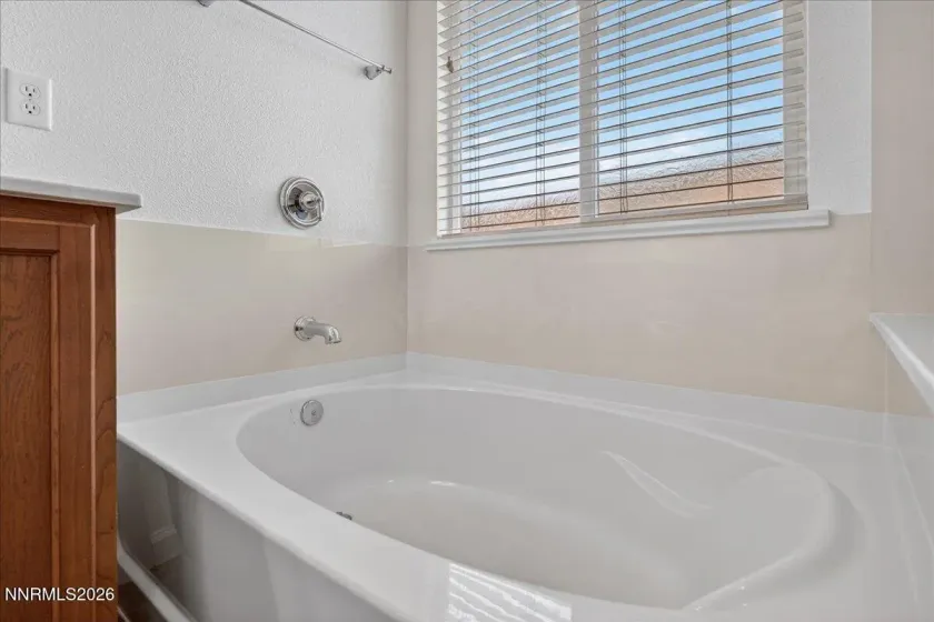 1096 Crown View, Reno, Nevada 89523, 3 Bedrooms Bedrooms, ,2 BathroomsBathrooms,Residential,Residential,Crown View,260004919