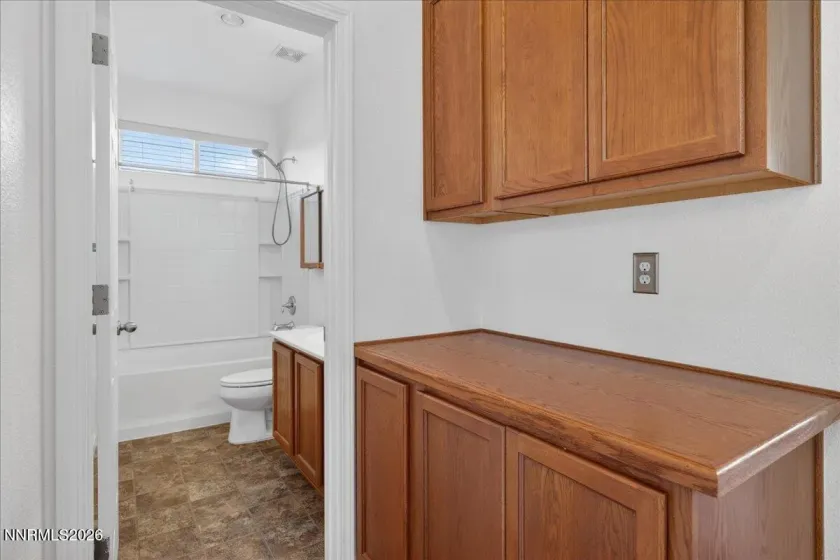 1096 Crown View, Reno, Nevada 89523, 3 Bedrooms Bedrooms, ,2 BathroomsBathrooms,Residential,Residential,Crown View,260004919