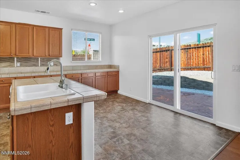 1096 Crown View, Reno, Nevada 89523, 3 Bedrooms Bedrooms, ,2 BathroomsBathrooms,Residential,Residential,Crown View,260004919