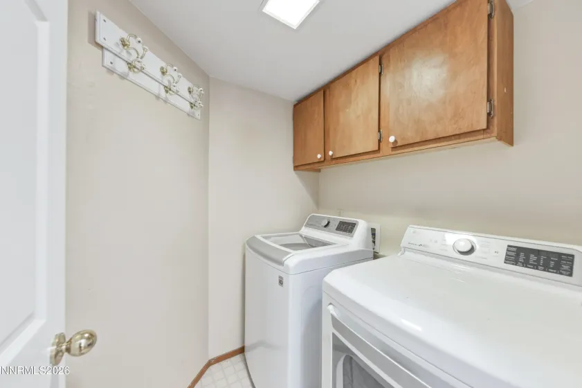 4496 Trenton, Sparks, Nevada 89436, 4 Bedrooms Bedrooms, ,3 BathroomsBathrooms,Residential,Residential,Trenton,260004921