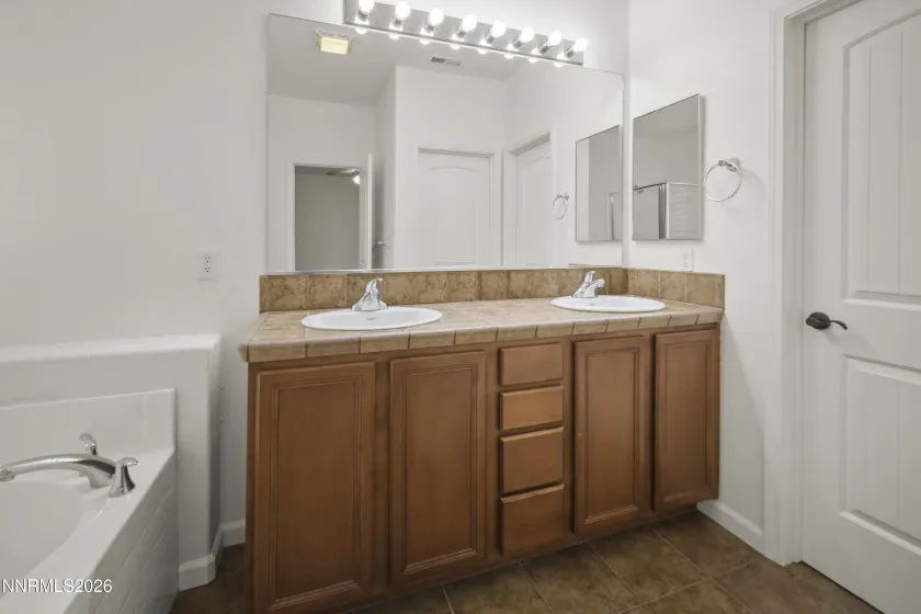 1800 Hickory, Fernley, Nevada 89408, 3 Bedrooms Bedrooms, ,2 BathroomsBathrooms,Residential,Residential,Hickory,260004929