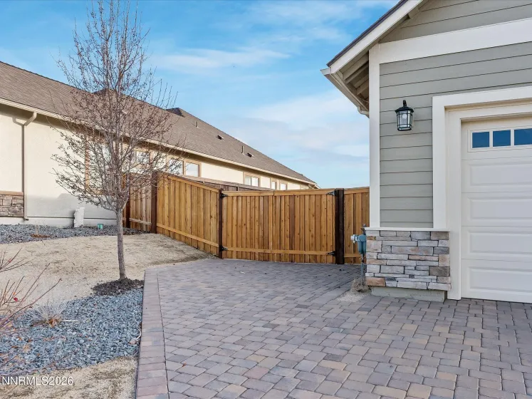 11601 Hacienda Ridge, Sparks, Nevada 89441, 4 Bedrooms Bedrooms, ,3 BathroomsBathrooms,Residential,Residential,Hacienda Ridge,260004939