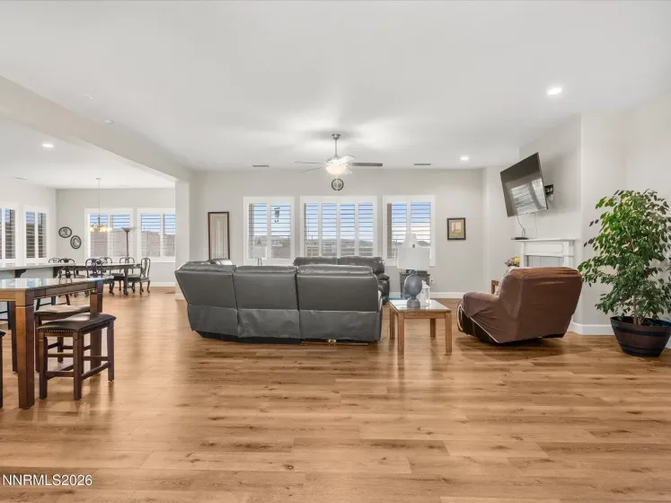 11601 Hacienda Ridge, Sparks, Nevada 89441, 4 Bedrooms Bedrooms, ,3 BathroomsBathrooms,Residential,Residential,Hacienda Ridge,260004939