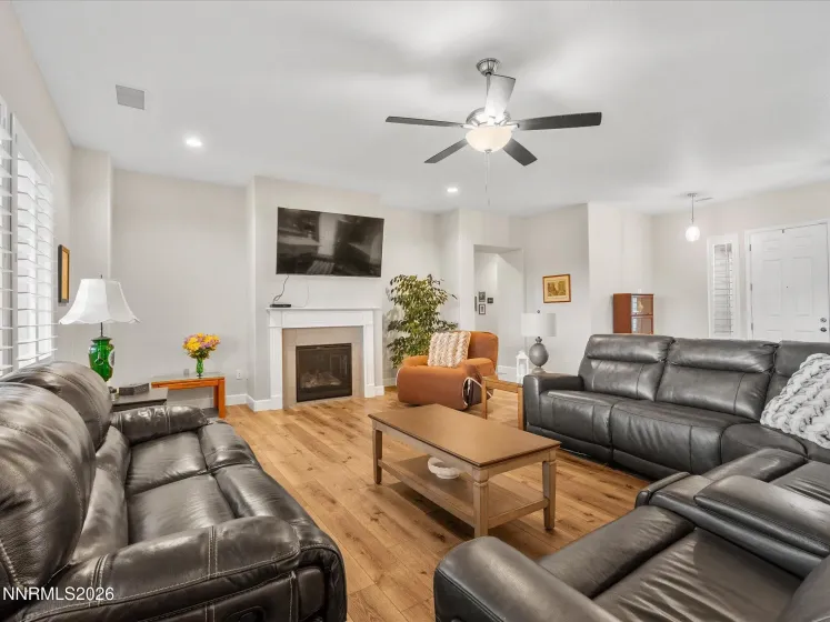 11601 Hacienda Ridge, Sparks, Nevada 89441, 4 Bedrooms Bedrooms, ,3 BathroomsBathrooms,Residential,Residential,Hacienda Ridge,260004939